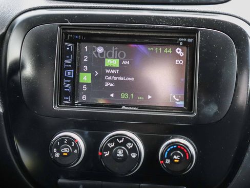 Used 2016 Kia Soul + FWD image 17