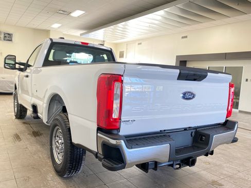 New 2026 Ford F250 XL w/ XL Chrome Package image 5