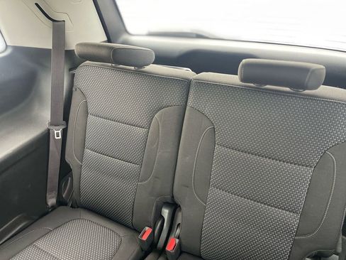 Used 2023 GMC Acadia SLE w/ Driver Convenience Package image 38