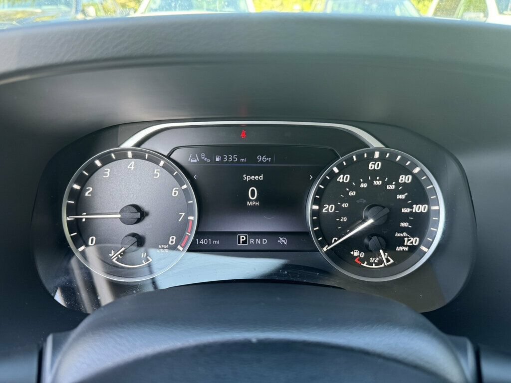 Used 2025 Nissan Frontier SV w/ SV Convenience Package RWD image 4