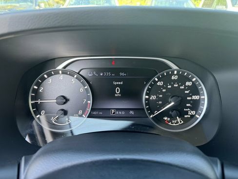 Used 2025 Nissan Frontier SV w/ SV Convenience Package RWD image 4