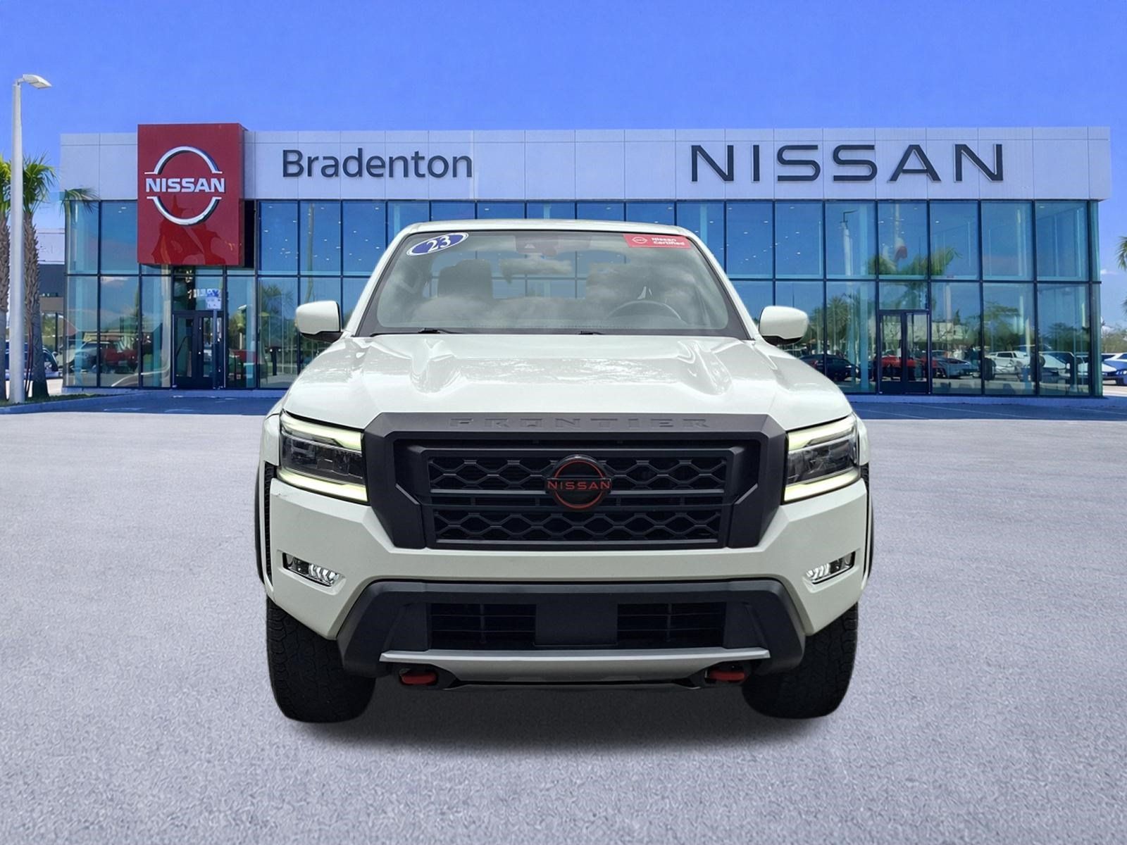 Certified 2023 Nissan Frontier PRO-4X w/ Technology Package AWD/4WD image 2