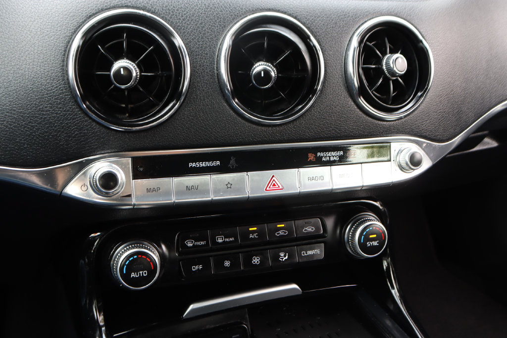 Used 2023 Kia Stinger GT-Line w/ Sun & Sound Package RWD image 32