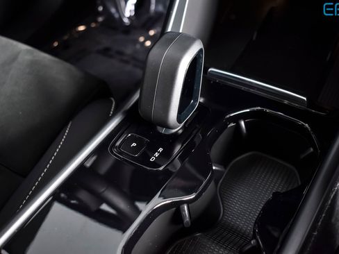 Used 2023 Volvo C40 P8 Recharge Ultimate image 26