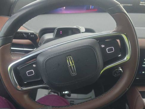 Used 2025 Lincoln Navigator L Reserve image 12