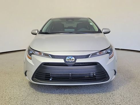 Used 2025 Toyota Corolla LE FWD image 3