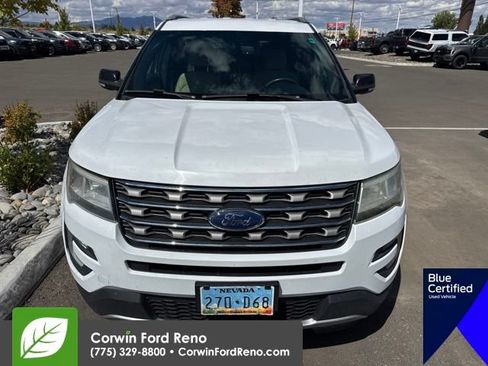 Used 2017 Ford Explorer XLT w/ Equipment Group 201A AWD/4WD image 2