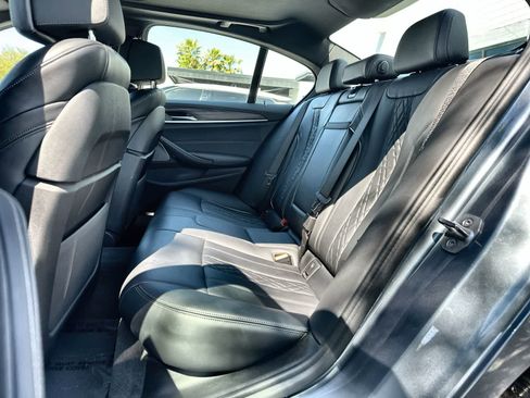 Used 2022 BMW 530i 530i w/ Premium Package image 4