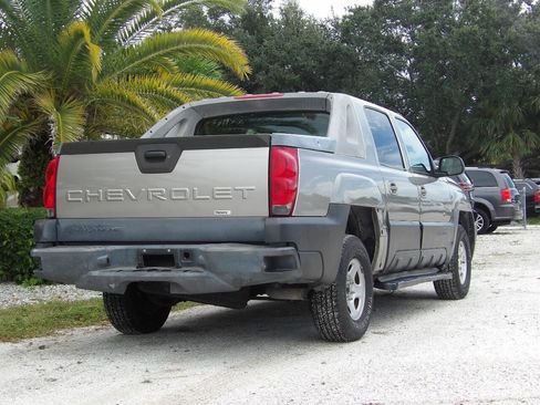 Used 2003 Chevrolet Avalanche 2WD image 7
