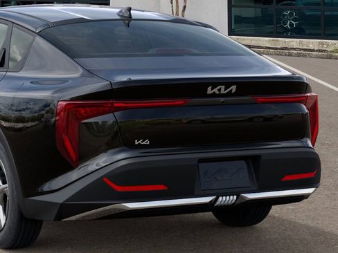 New 2026 Kia K4 LXS image 13