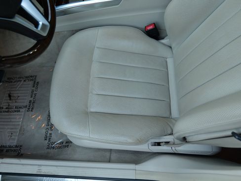 Used 2014 Mercedes-Benz E 350 4MATIC Wagon image 16