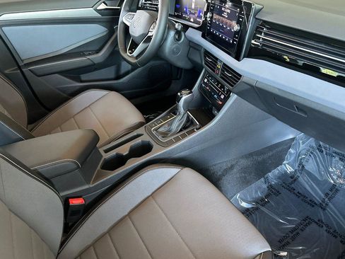 New 2025 Volkswagen Jetta SE image 14