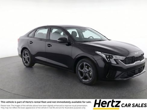 Used 2025 Kia K4 FWD image 1