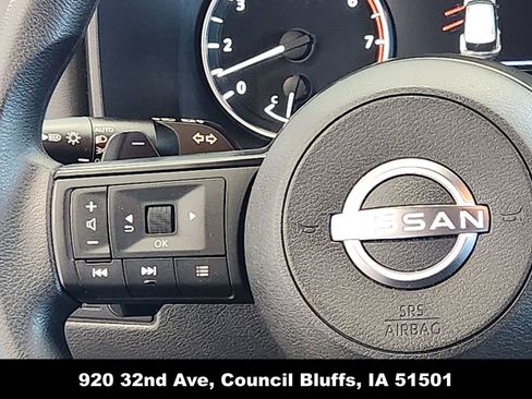 Used 2023 Nissan Rogue S image 24