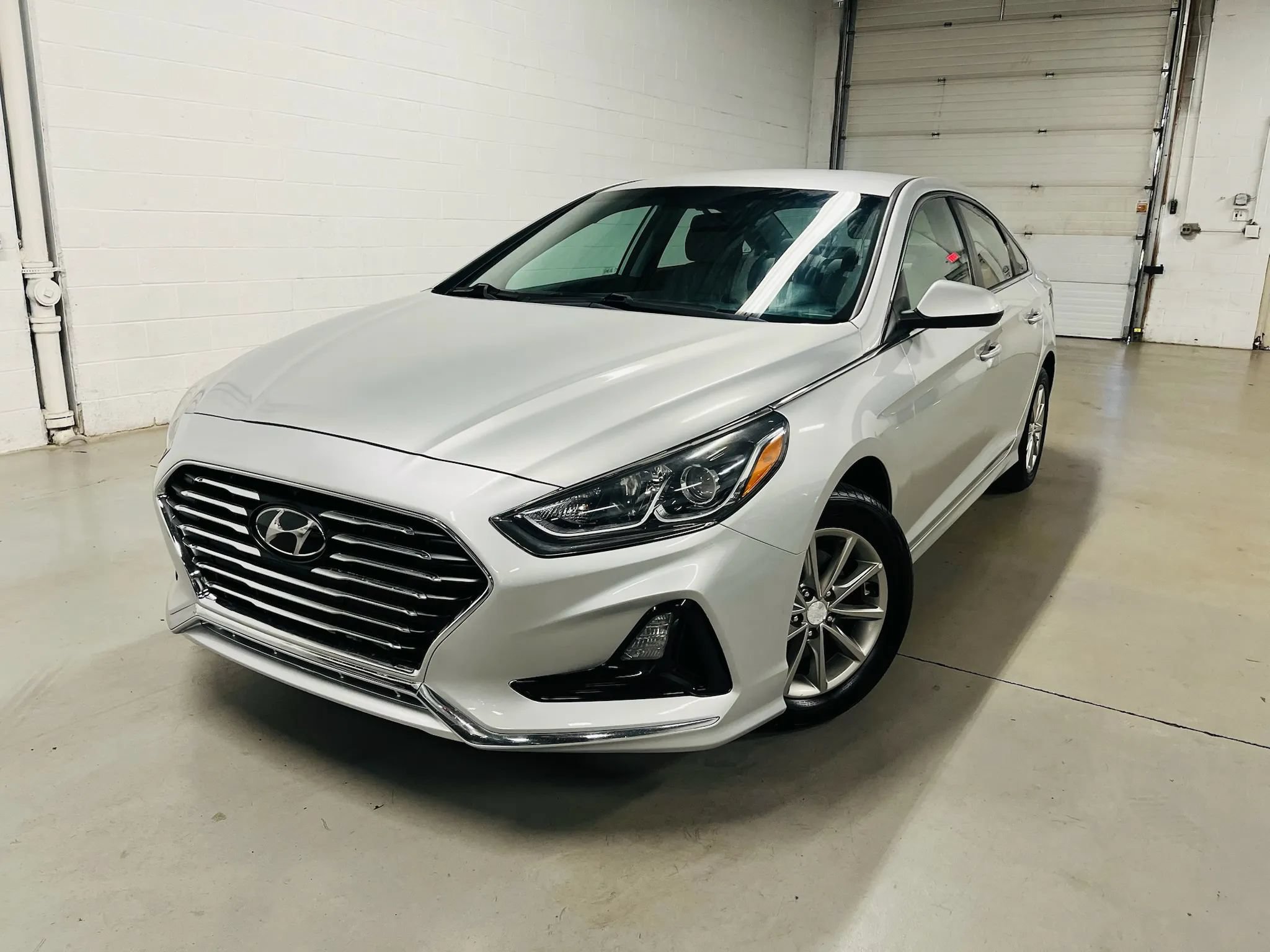Used 2018 Hyundai Sonata SE FWD image 1