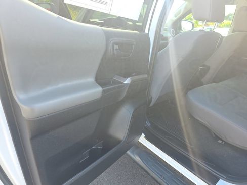 Used 2023 Toyota Tacoma SR5 w/ Technology Package AWD/4WD image 12