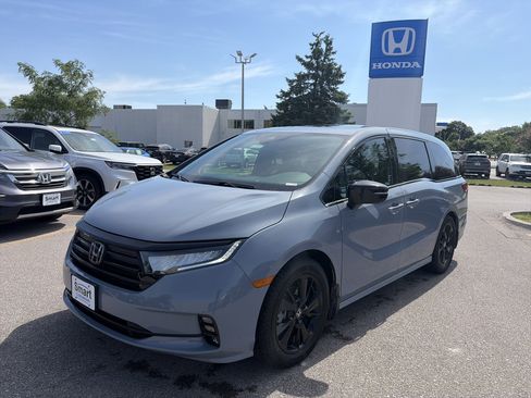 Used 2024 Honda Odyssey Sport image 1