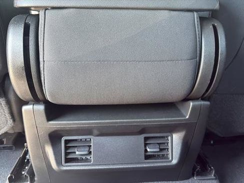 Used 2022 Chevrolet Silverado 1500 Custom w/ Safety Confidence Package AWD/4WD image 27