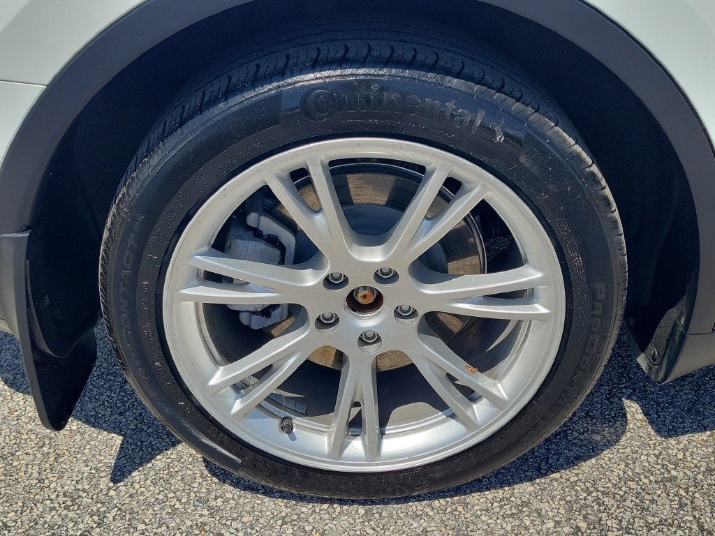 Used 2022 Tesla Model Y Long Range AWD/4WD image 6
