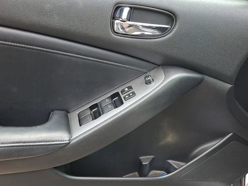 Used 2012 Nissan Altima Sedan FWD image 12