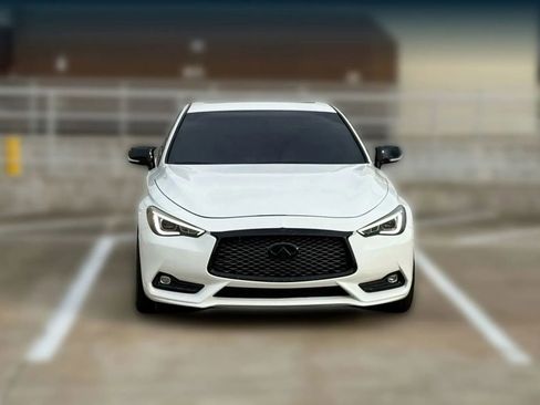 Used 2017 INFINITI Q60 3.0t w/ Premium Plus Package 3.0T RWD image 2