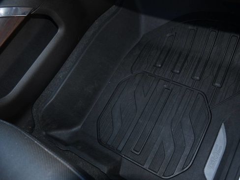 Used 2019 GMC Sierra 1500 SLT w/ SLT Premium Plus Package image 29