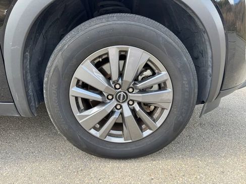 Used 2025 Nissan Pathfinder S image 12