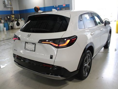 Used 2024 Honda HR-V EX-L image 28