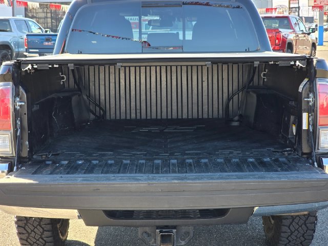 Used 2022 Toyota Tacoma TRD Off-Road AWD/4WD image 14