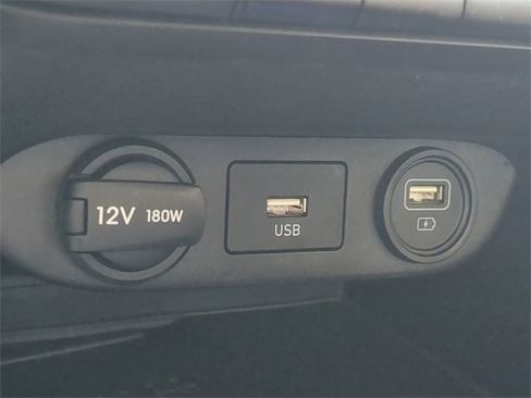 Used 2023 Hyundai Elantra Limited w/ Preferred Accessory Package image 21