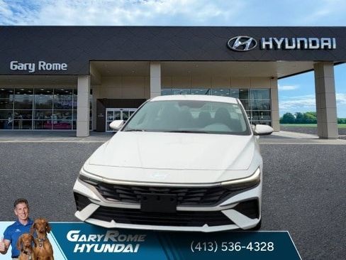 Certified 2024 Hyundai Elantra SEL FWD image 3