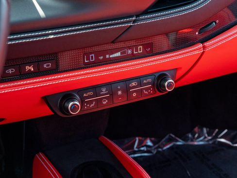 Used 2022 Ferrari F8 Tributo RWD image 39