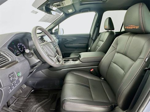 Certified 2025 Honda Ridgeline TrailSport image 11