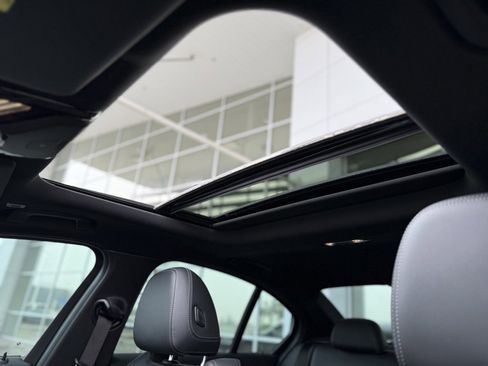 Used 2022 BMW M340i xDrive image 12