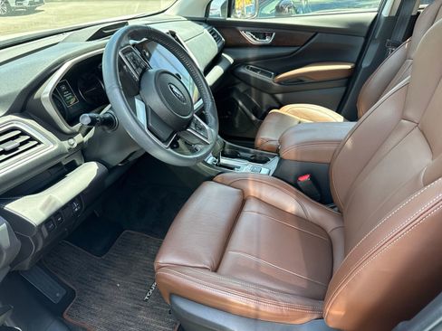 Used 2023 Subaru Ascent Touring AWD/4WD image 3