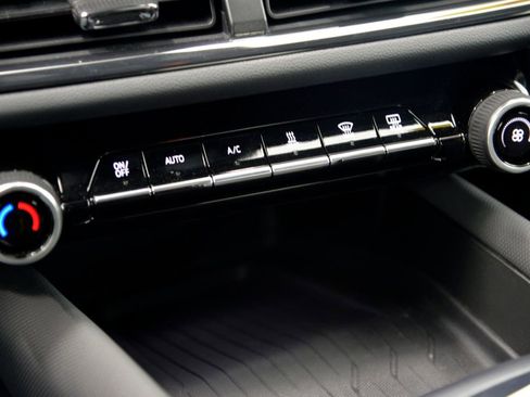 Certified 2024 Chevrolet Equinox EV RS image 24