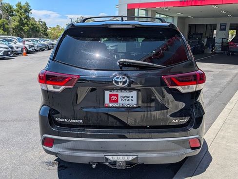Used 2019 Toyota Highlander SE AWD/4WD image 8