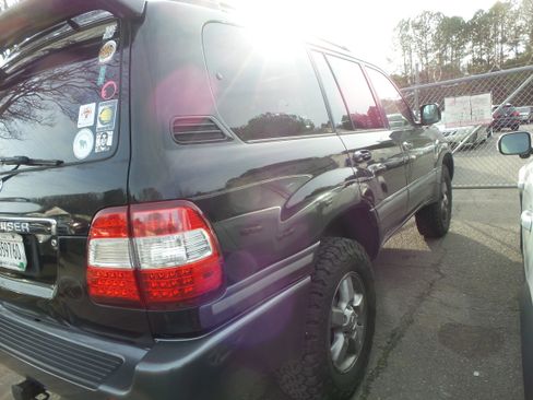 Used 2006 Toyota Land Cruiser V8 image 3