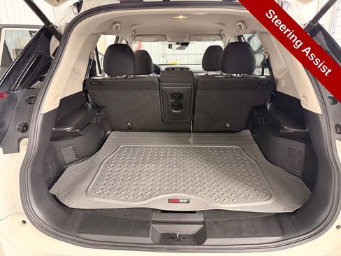 Used 2020 Nissan Rogue SV w/ Premium Package image 31