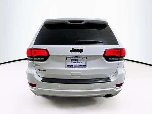 Used 2022 Jeep Grand Cherokee Laredo X image 6