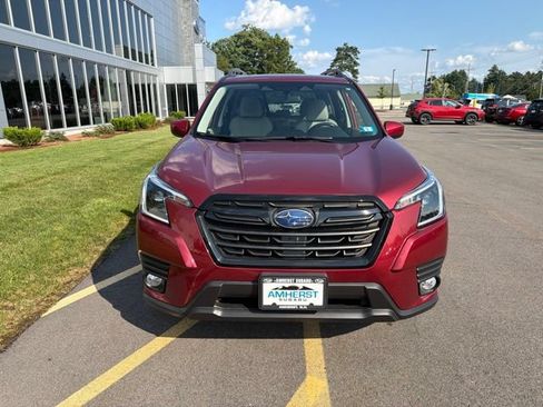 Used 2023 Subaru Forester Premium AWD/4WD image 2