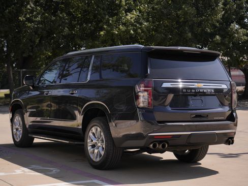 Used 2023 Chevrolet Suburban Premier RWD image 6