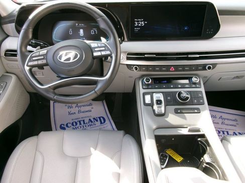 Used 2025 Hyundai Palisade SEL FWD image 12