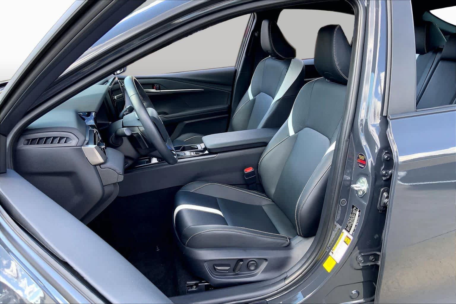Used 2025 Toyota Camry SE w/ Multimedia Upgrade Package FWD image 8