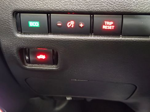 Used 2025 Nissan Sentra SR image 23