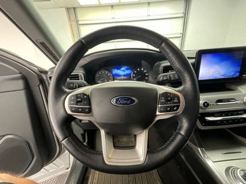 Used 2020 Ford Explorer XLT w/ Equipment Group 202A AWD/4WD image 9