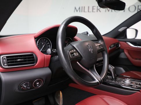Certified 2022 Maserati Levante GT image 21