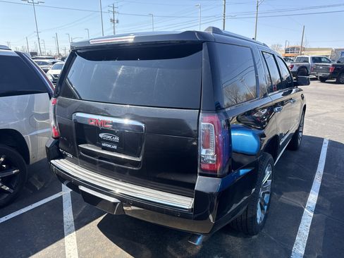 Used 2020 GMC Yukon Denali w/ Denali Ultimate Black Edition image 3