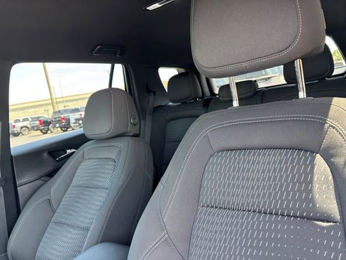 Used 2026 Chevrolet Equinox LT FWD image 12