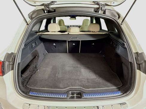 Used 2025 Mercedes-Benz GLC 300 4MATIC image 27